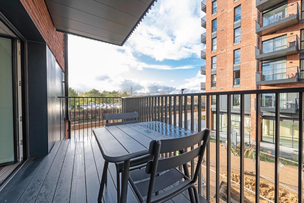 לונדון Stayo Apartments Barking Wharf מראה חיצוני תמונה